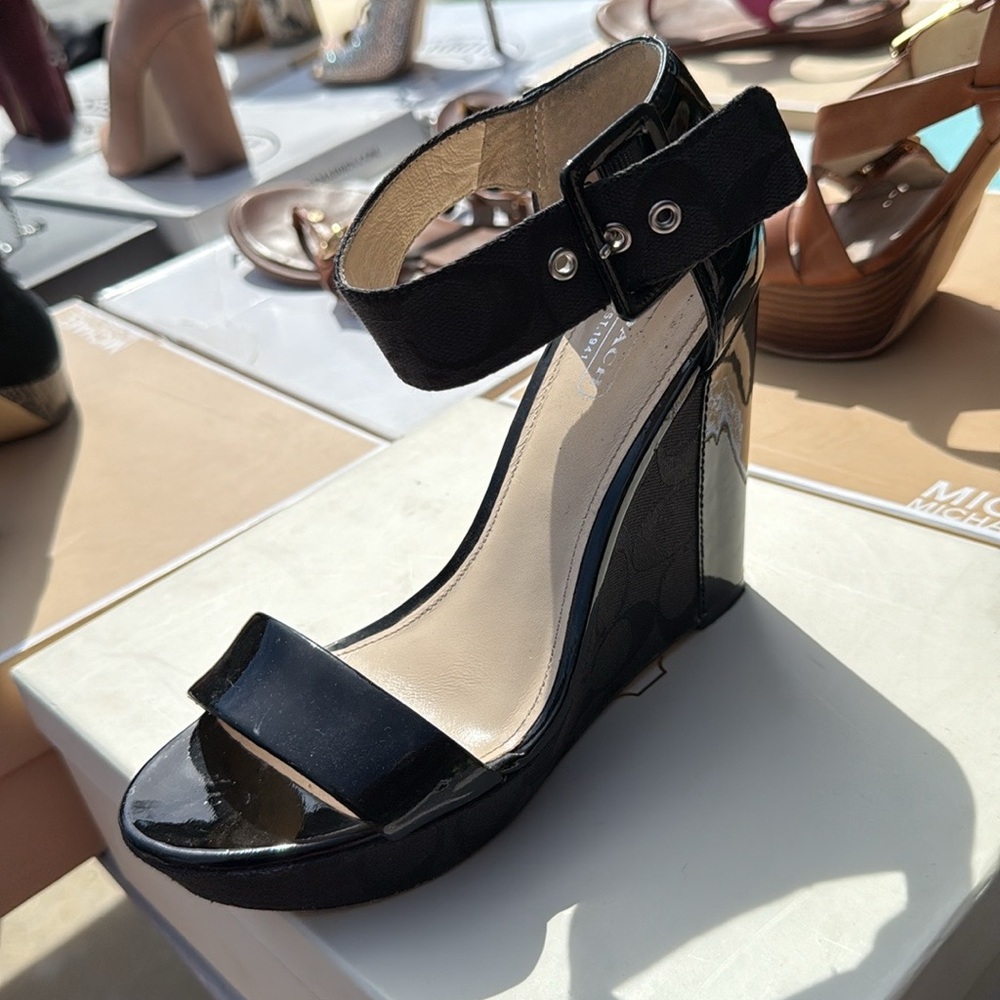 Comfortably wedges